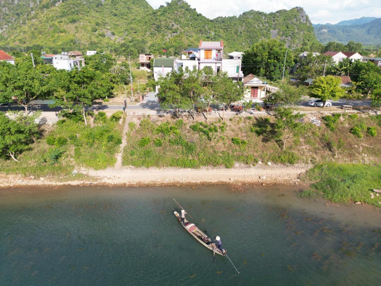 Yolo Pool Bar Villas & Garden Restaurant Phong Nha Exterior foto