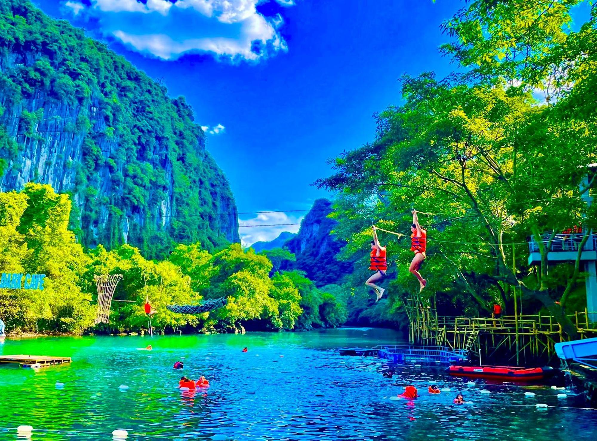 Yolo Pool Bar Villas & Garden Restaurant Phong Nha Exterior foto